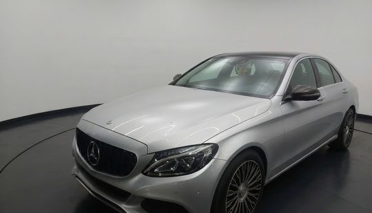 Mercedes Benz • Clase C