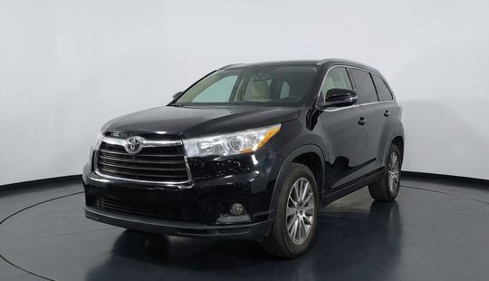 Toyota • Highlander