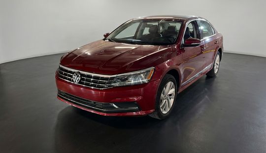 Volkswagen • Passat