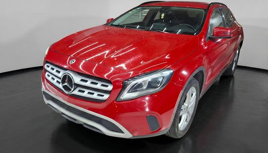 Mercedes Benz • Clase GLA