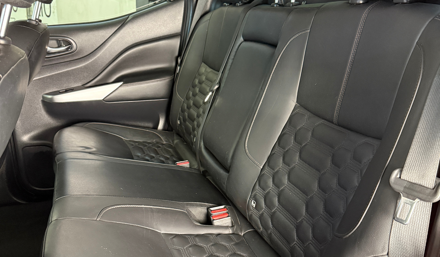 Nissan Frontier 2.5 PLATINUM LE AUTO Pickup 2021