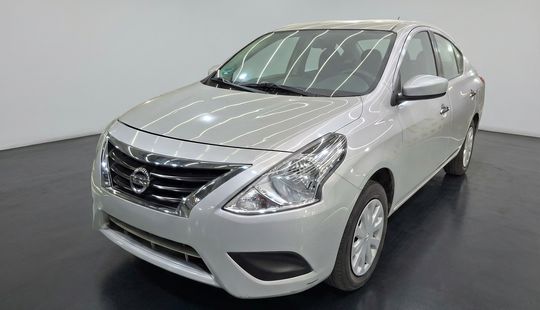 Nissan • Versa