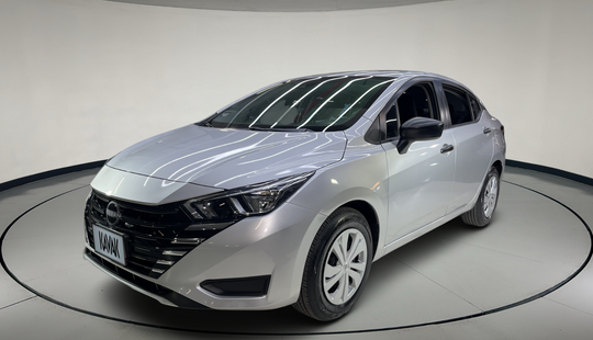 Nissan • Versa
