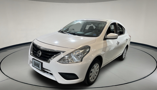 Nissan • Versa