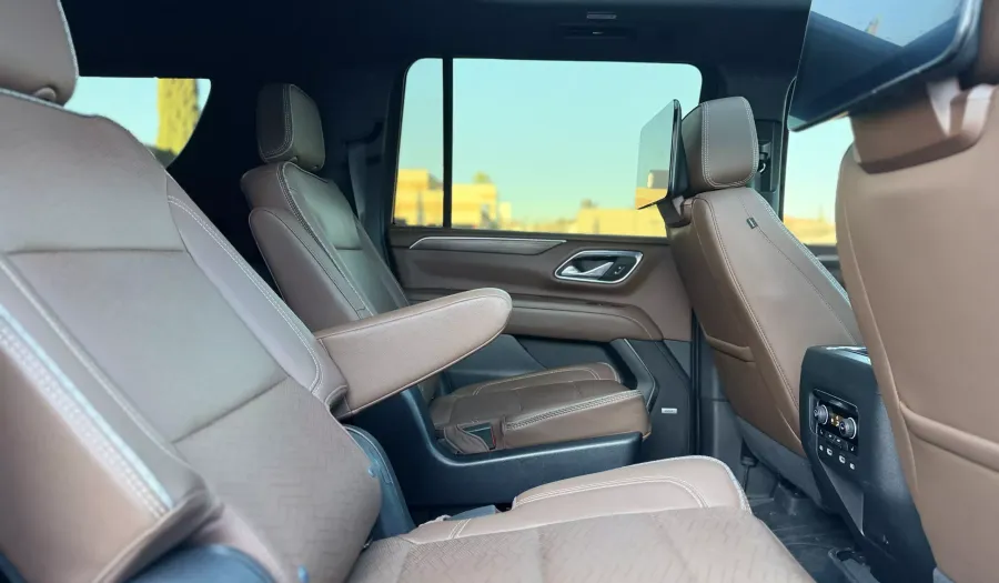 Chevrolet Suburban 6.2 HIGH COUNTRY G AUTO 4WD Suv 2023