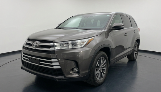Toyota • Highlander
