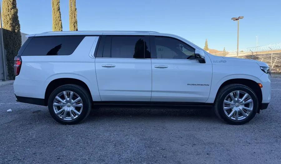 Chevrolet Suburban 6.2 HIGH COUNTRY G AUTO 4WD Suv 2023