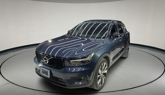 Volvo • XC40