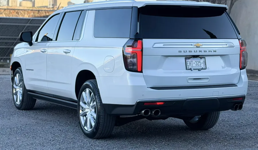 Chevrolet Suburban 6.2 HIGH COUNTRY G AUTO 4WD Suv 2023