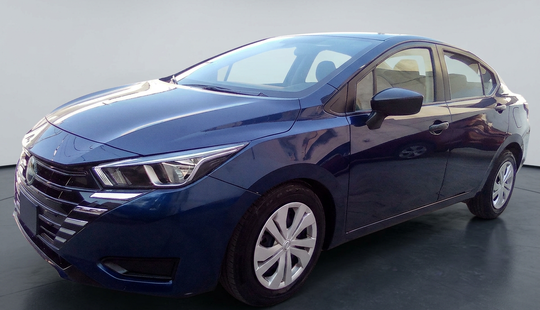 Nissan • Versa