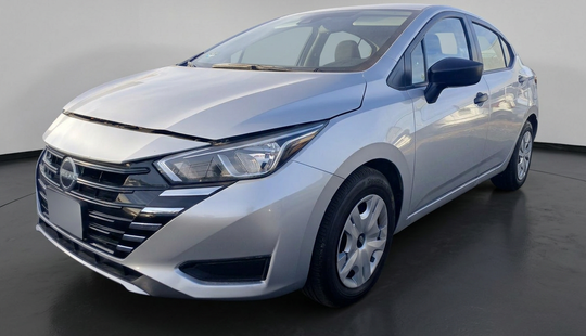 Nissan • Versa