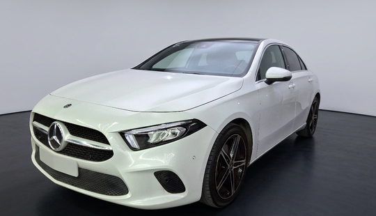 Mercedes Benz • Clase A