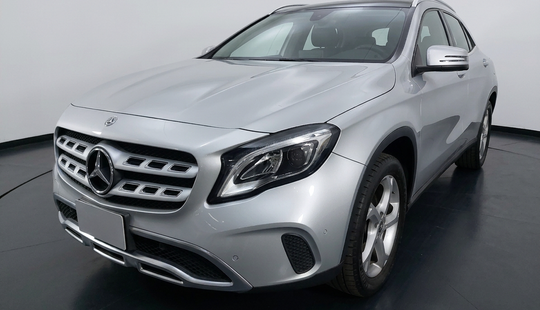 Mercedes Benz • Clase GLA