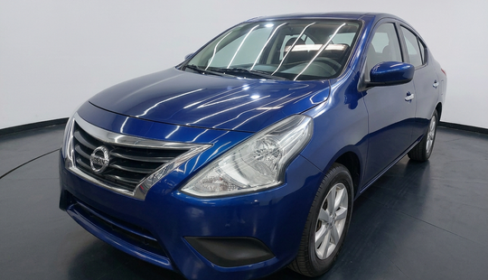 Nissan • Versa