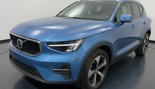 Volvo • XC40