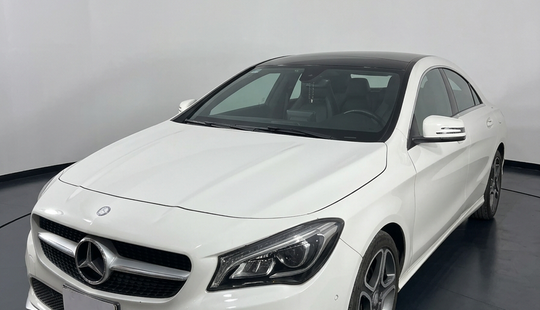 Mercedes Benz • Clase CLA