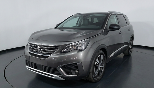 Peugeot • 5008