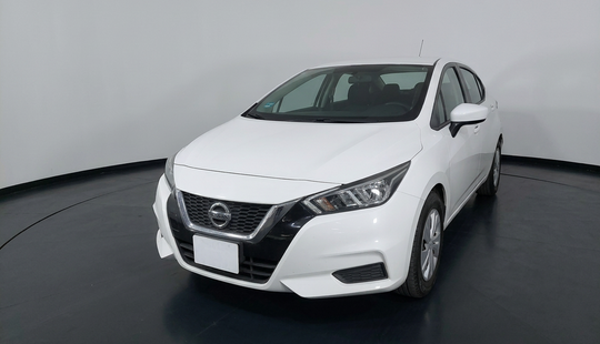 Nissan • Versa