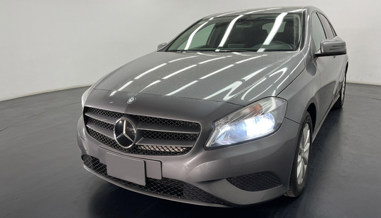 Mercedes Benz • Clase A