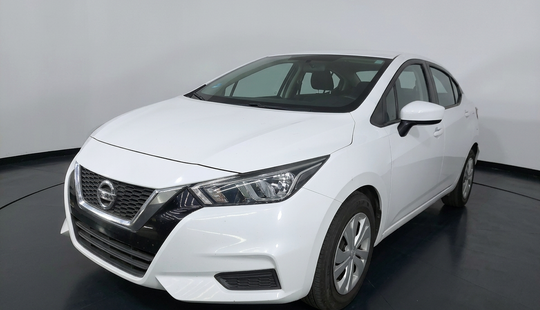 Nissan • Versa