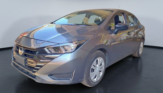 Nissan • Versa