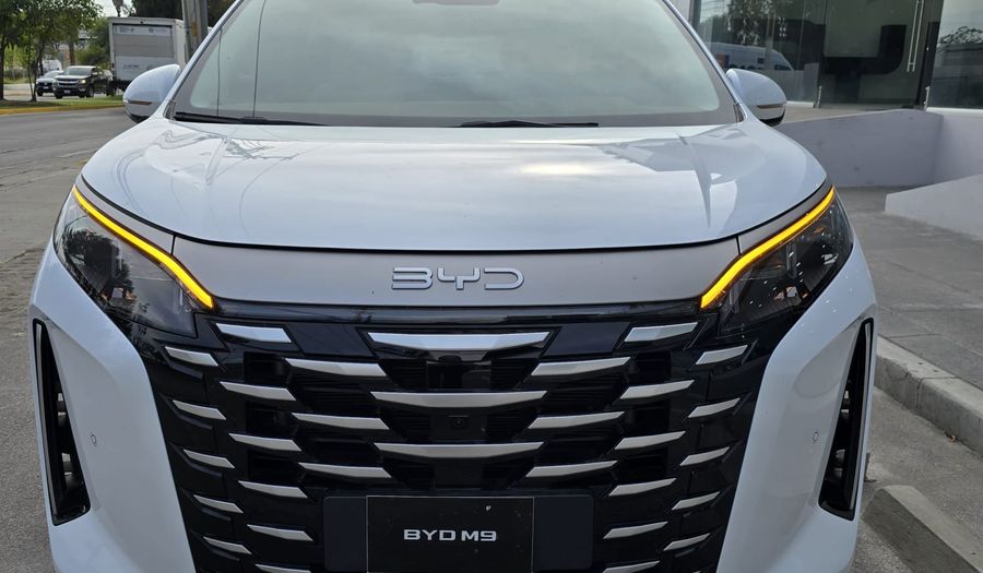 Byd M9 1.5T PHEV DM-I GL AUTO Minivan 2026