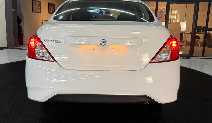 Nissan Versa 1.6 SENSE Sedan 2018