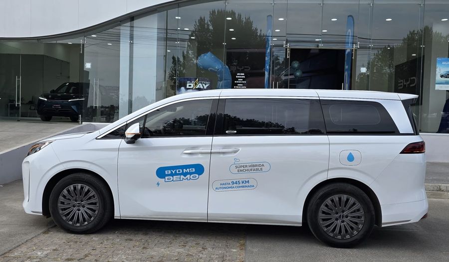 Byd M9 1.5T PHEV DM-I GL AUTO Minivan 2026