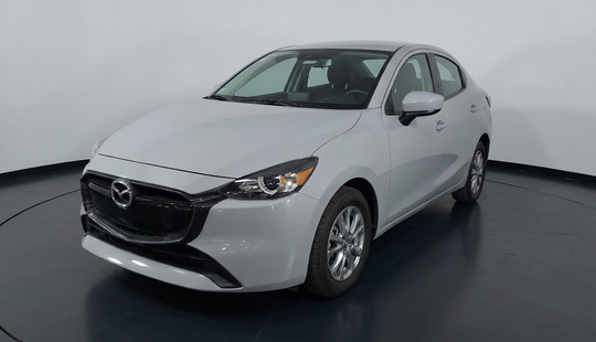 Mazda • Mazda 2