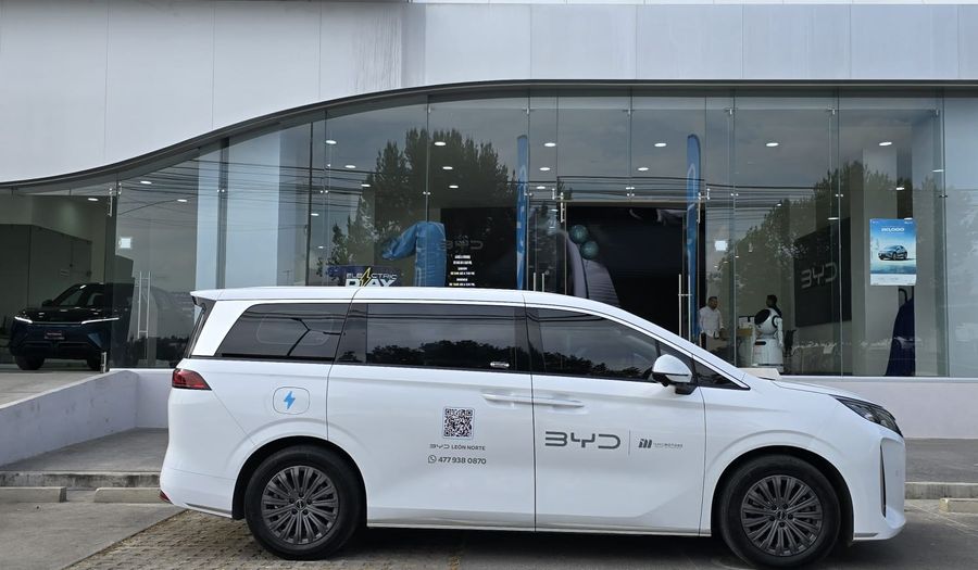 Byd M9 1.5T PHEV DM-I GL AUTO Minivan 2026