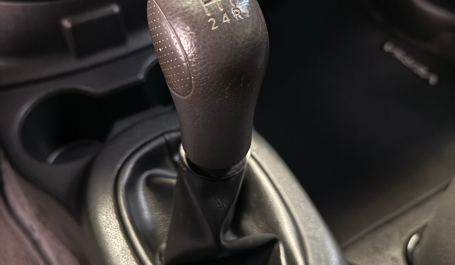 Nissan Versa 1.6 SENSE Sedan 2018