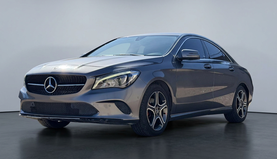 Mercedes Benz • Clase CLA