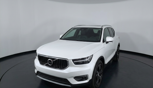 Volvo • XC40