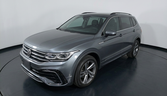 Volkswagen • Tiguan