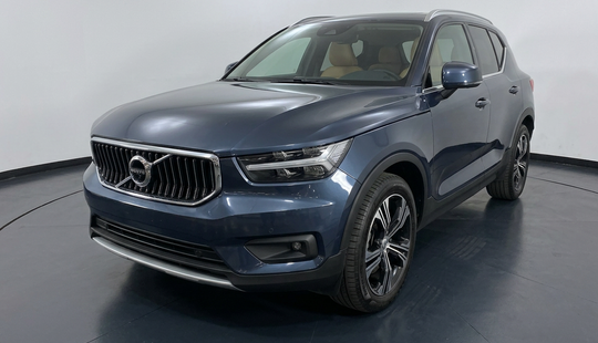 Volvo • XC40