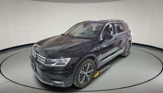 Volkswagen • Tiguan