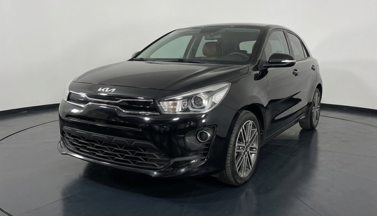 2022 • 41,722 km • Automático