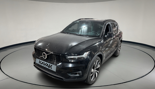 Volvo • XC40