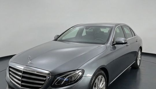 Mercedes Benz • Clase E