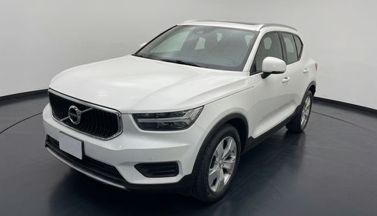 Volvo • XC40