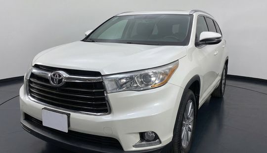 Toyota • Highlander
