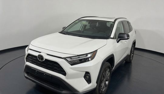 Toyota • RAV4