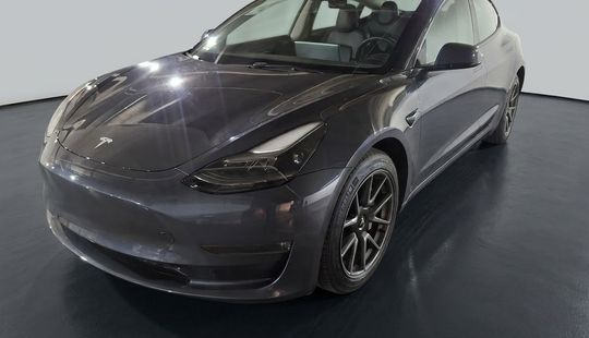 Tesla • Model 3