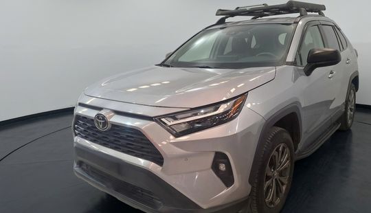Toyota • RAV4