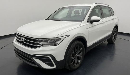 Volkswagen • Tiguan