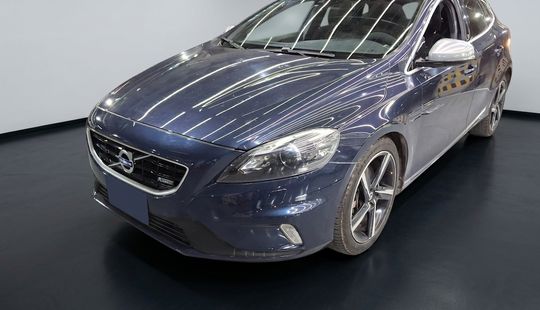 Volvo • V40