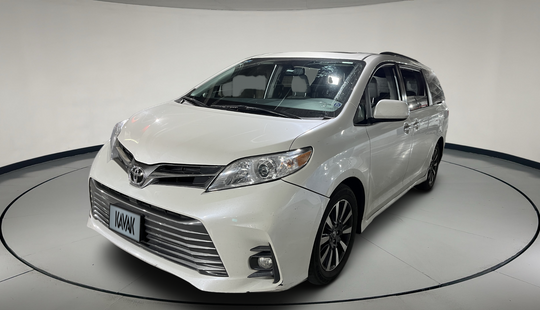 Toyota • Sienna