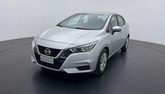 Nissan • Versa