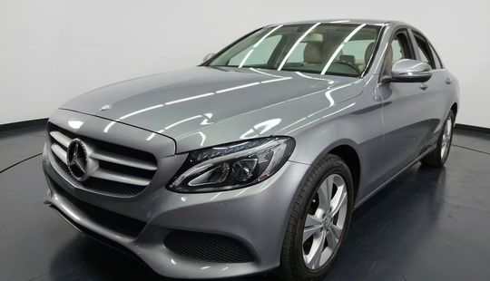 Mercedes Benz • Clase C
