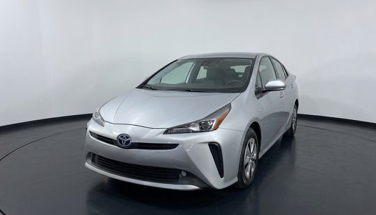 Toyota • Prius